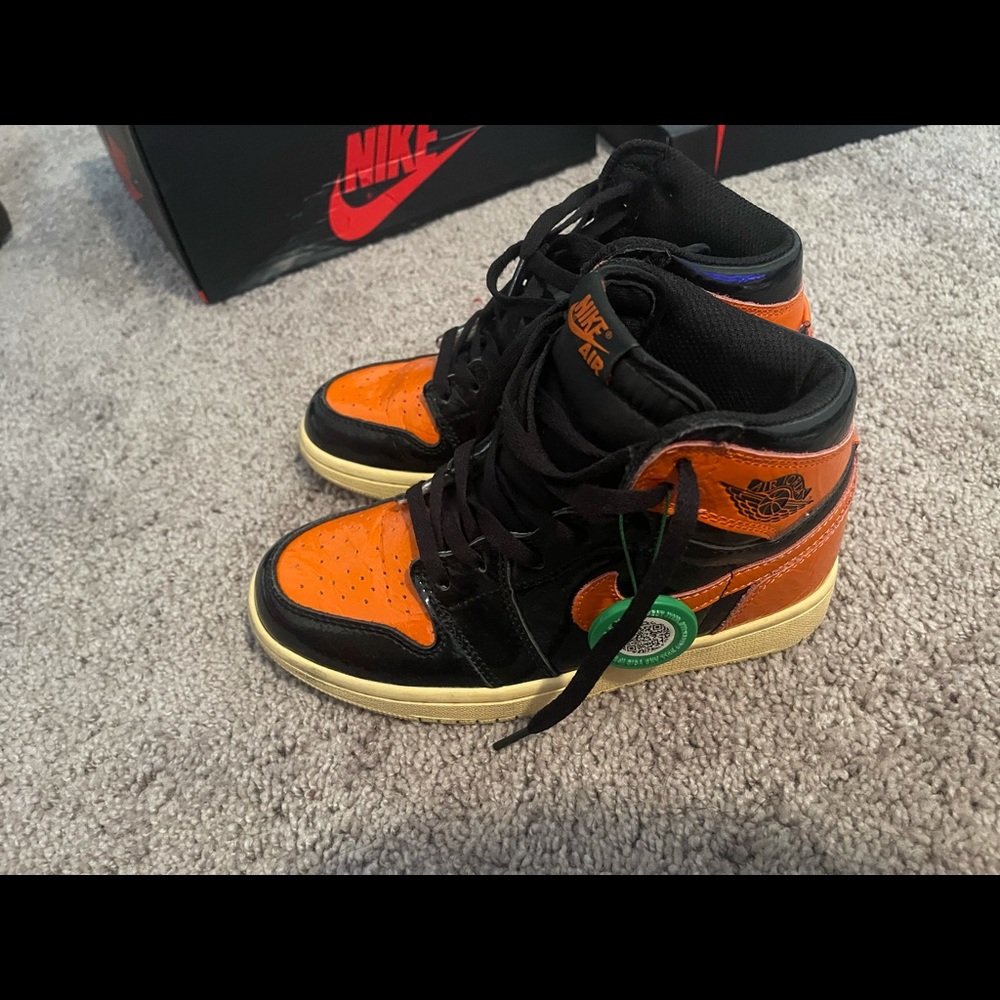 Retro 1 shattered backboard 3.0